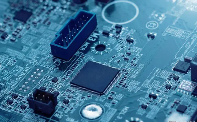 收購(gòu) Broadcom：主機(jī)總線適配器、RAID 控制卡、SAS 擴(kuò)展器、硬盤驅(qū)動(dòng)器