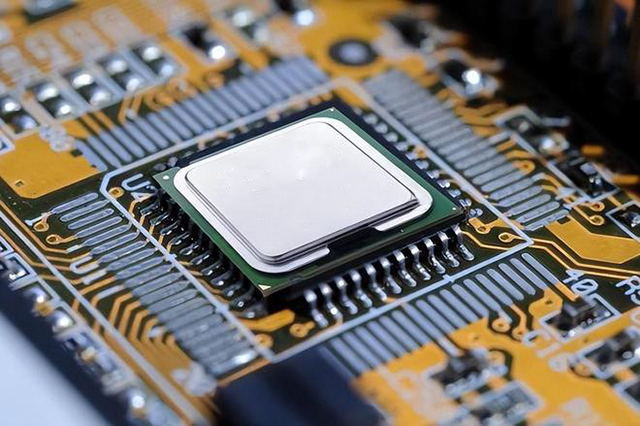 供應(yīng) AMD EPYC? 處理器：EPYC 9005 系列、EPYC 7003 系列、EPYC 4004 系列